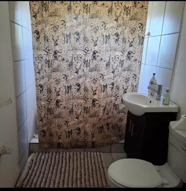 2 Bedroom Property for Sale in Trompsburg Free State